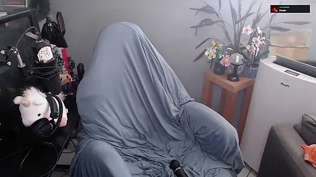 Snapshot of Horny_Makima chatting on June 21, 9:15 am Horny Makima online show from June 21, 9:15 am