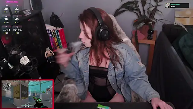 Horny Makima online show from November 27, 11:10 am