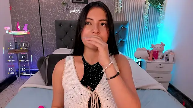 Snapshot of mialeia01 chatting on March 7, 7:52 pm mialeia01 online show from March 7, 7:52 pm