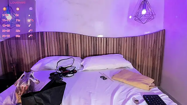 AlissaJoness online show from March 31, 11:45 am