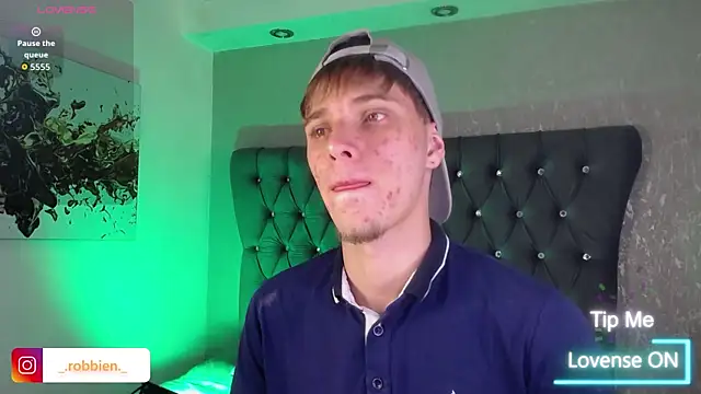 Robbin Blaze online show from April 15, 5:13 am