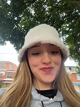 Baby  Otaku online show from February 24, 10:43 pm