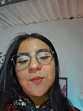 Snapshot of Maddy_rosse12 chatting on December 17, 5:07 pm Maddy rosse12 online show from December 17, 5:07 pm