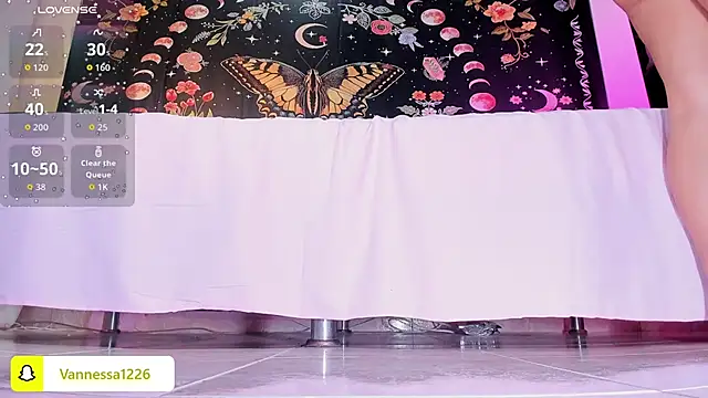 Snapshot of Maddy_rosse12 chatting on December 3, 10:31 pm Maddy rosse12 online show from December 3, 10:31 pm