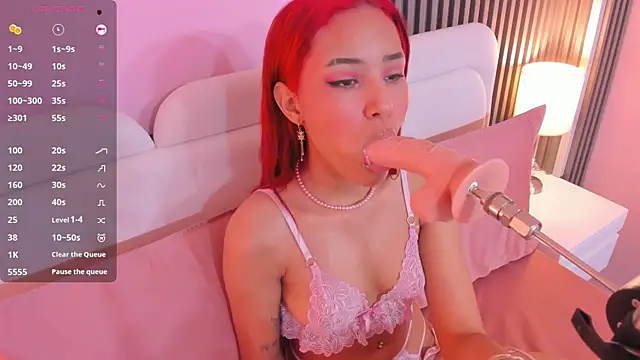 mia poppy  online show from March 22, 8:04 pm