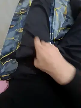 amirzinou online show from March 23, 12:04 am