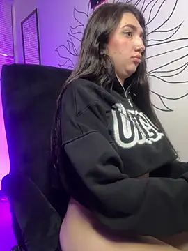 Mia  Gray online show from April 16, 9:39 pm