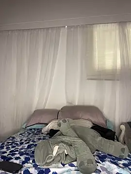 Mia  Gray online show from November 27, 6:08 pm