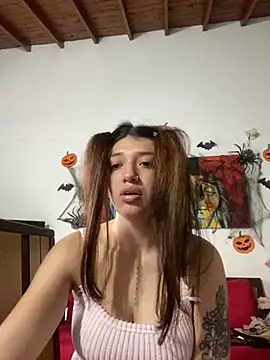 Mia  Gray online show from October 28, 7:57 pm