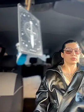 MeekyRich online show from April 2, 2:30 am