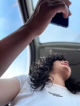 MeekyRich online show from April 4, 3:02 am