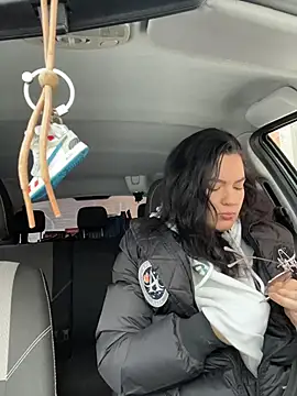 MeekyRich online show from December 3, 4:35 am