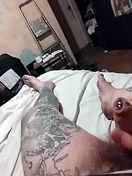 Tattyrob87 online show from April 2, 1:13 am