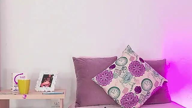 caro hill online show from January 13, 5:33 am