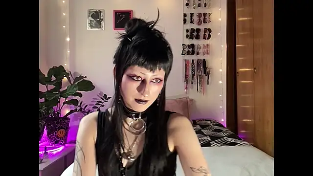 ELENA UMBRA online show from December 22, 8:20 pm