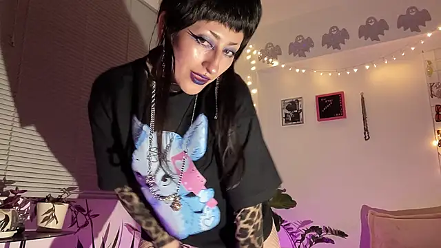 ELENA UMBRA online show from April 15, 3:01 am
