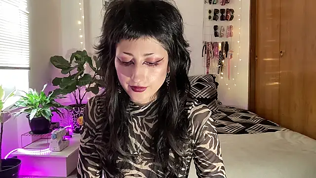 ELENA UMBRA online show from March 12, 7:29 pm