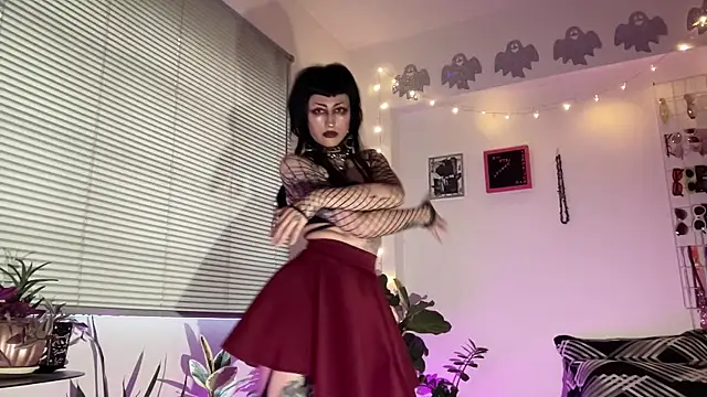 ELENA UMBRA online show from May 13, 10:39 pm