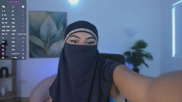 Snapshot of kylie_soraya chatting on September 28, 4:03 pm kylie soraya online show from September 28, 4:03 pm