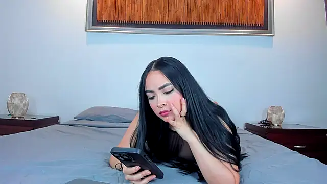 Bella  hamilton online show from June 25, 1:14 am