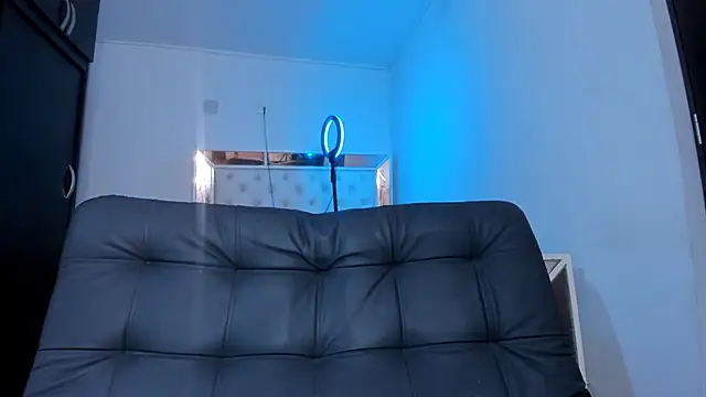 Snapshot of Bella__hamilton chatting on December 17, 1:10 am Bella hamilton online show from December 17, 1:10 am