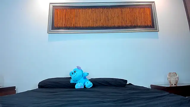 Bella  hamilton online show from June 11, 2:00 am
