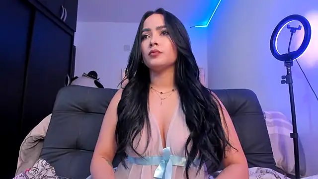 Snapshot of Bella__hamilton chatting on February 27, 1:39 am Bella hamilton online show from February 27, 1:39 am