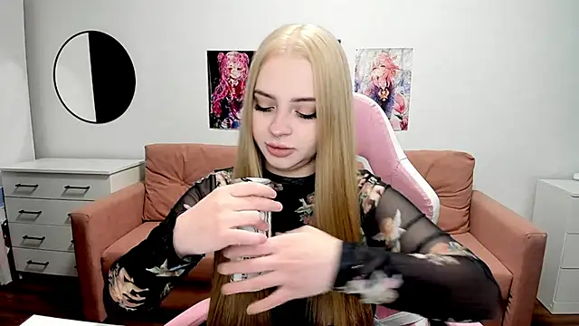 mistress lain online show from March 12, 11:53 pm