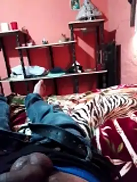 luuiss12 online show from February 18, 9:22 pm