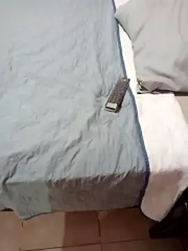 luuiss12 online show from January 11, 10:27 pm