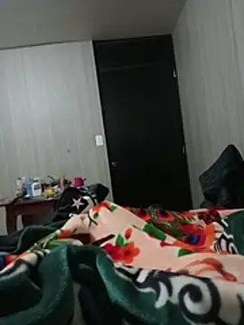 luuiss12 online show from December 1, 6:47 am