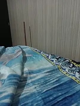 luuiss12 online show from November 12, 5:11 am