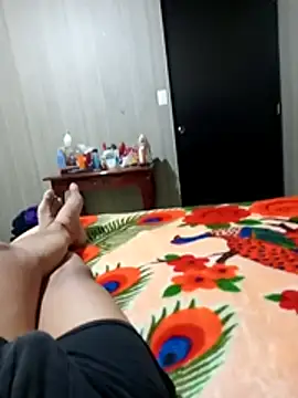 luuiss12 online show from December 18, 5:45 am