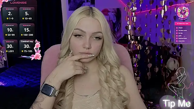 LinaLirian online show from April 8, 10:06 am