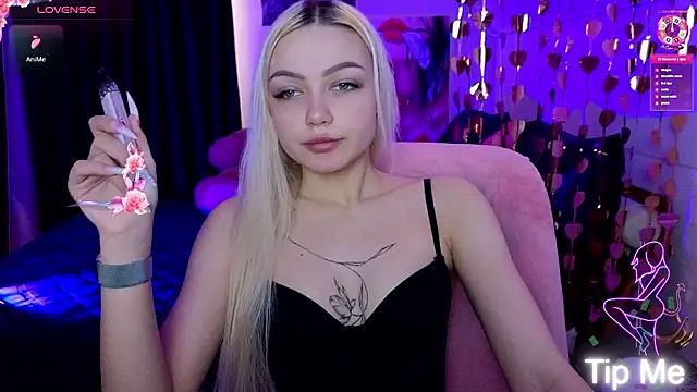 LinaLirian online show from February 25, 10:04 am