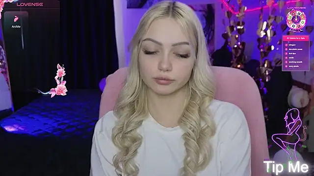 LinaLirian online show from April 13, 8:07 am