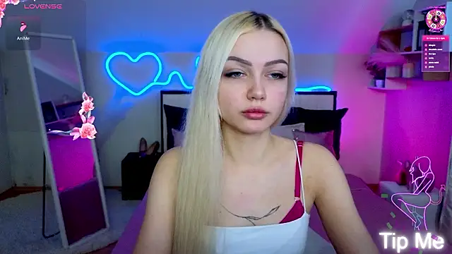 LinaLirian online show from February 11, 10:04 am