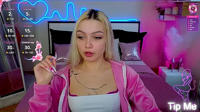 LinaLirian online show from February 23, 10:05 am