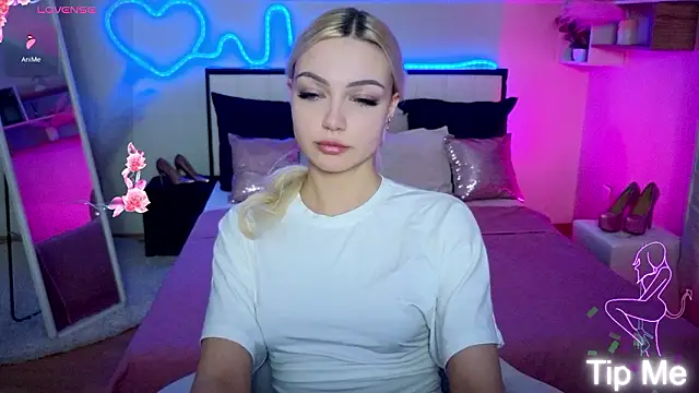 LinaLirian online show from February 10, 2:38 pm