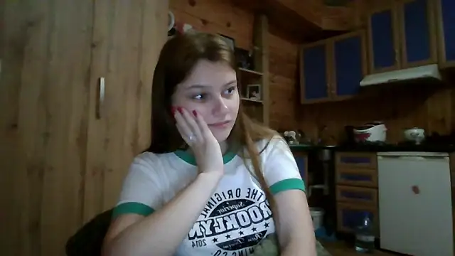 Snapshot of Little_shygirl chatting on September 19, 2:15 am Little shygirl online show from September 19, 2:15 am