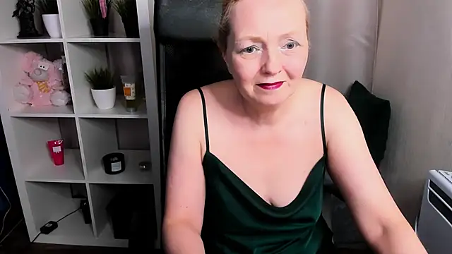 Karen Villis online show from December 20, 11:46 am