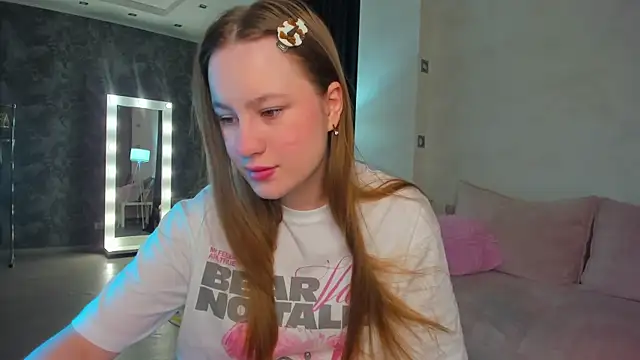 Candy Cansew online show from March 11, 1:10 am