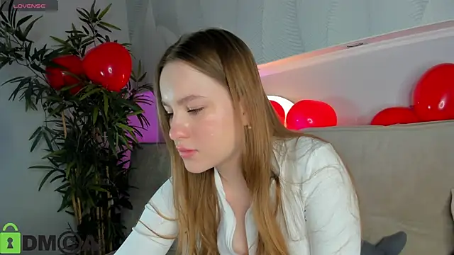 Snapshot of Candy_Cansew chatting on February 15, 1:06 am Candy Cansew online show from February 15, 1:06 am