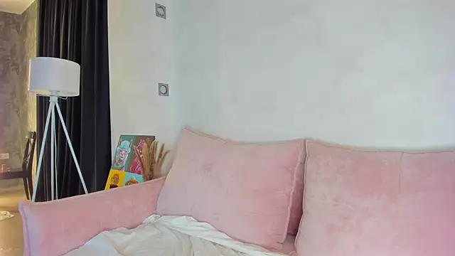 Candy Cansew online show from March 7, 9:48 am