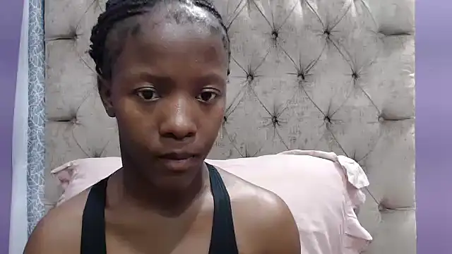 Snapshot of sexykea2002x chatting on October 18, 7:10 am sexykea2002x online show from October 18, 7:10 am
