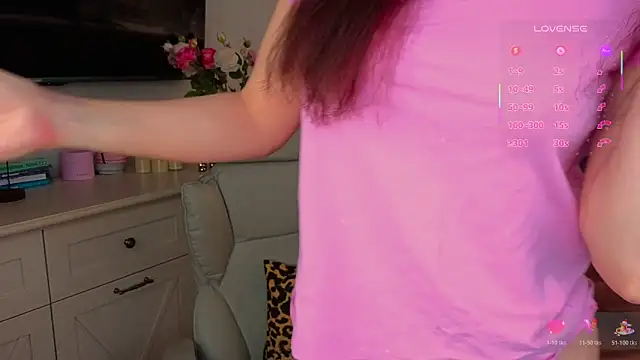 yourr Evaa online show from April 12, 2:37 am