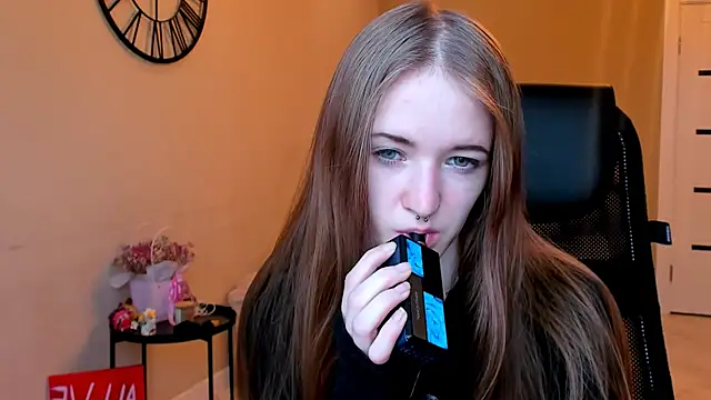 KateKayer online show from November 18, 11:24 am