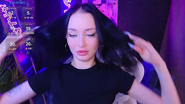  holly berry  online show from October 21, 1:49 am
