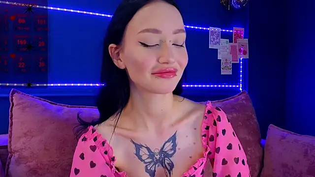 holly berry  online show from October 7, 2:34 am