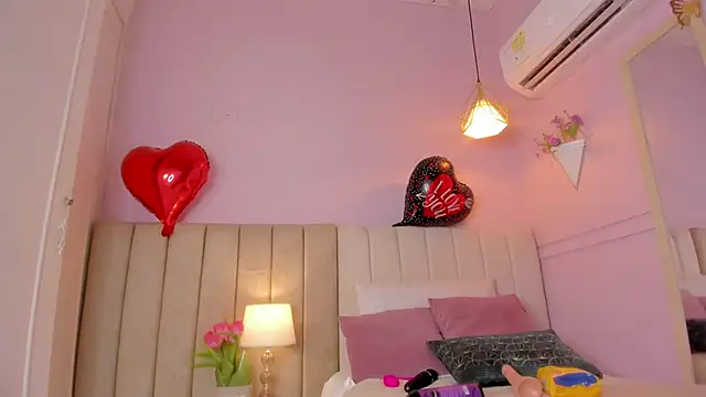 Snapshot of _lucia_18 chatting on September 22, 6:58 pm lucia 18 online show from September 22, 6:58 pm